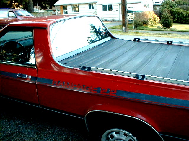 1983R22bRearLeftQuarterView.jpg (87972 bytes)