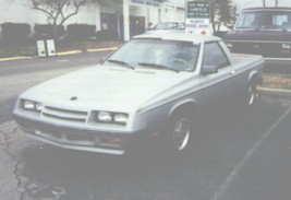 1984R22aExteriorFront.jpg (11641 bytes)